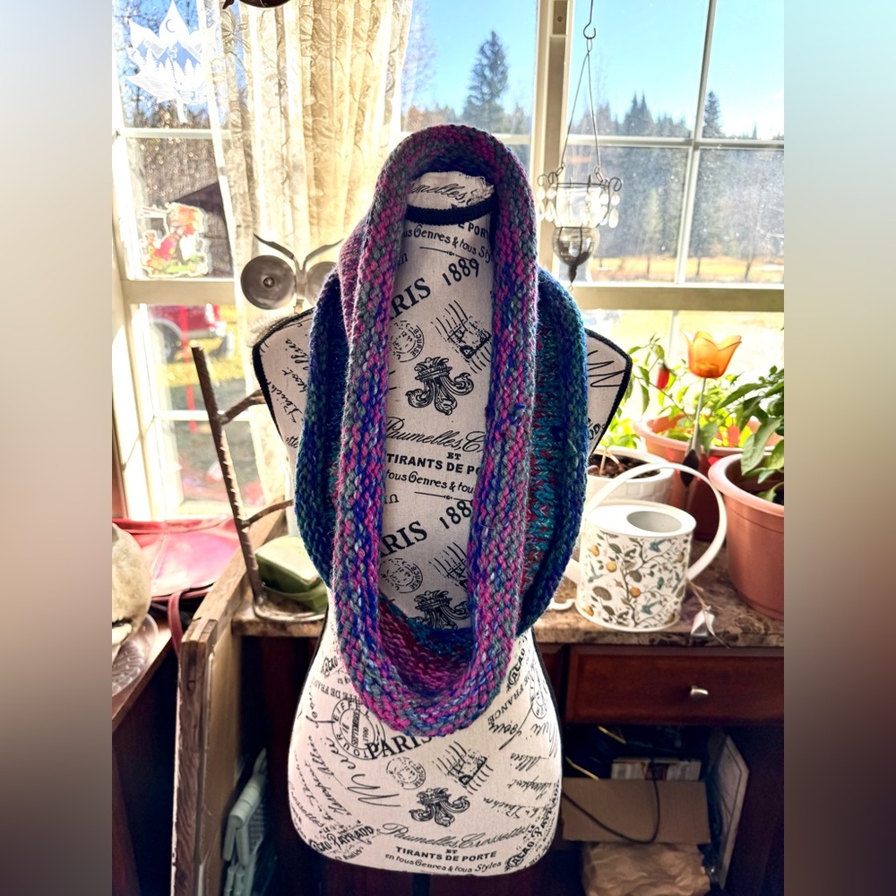 Hand Crafted Multicolor Knit Scarf - Picture 13 of 16